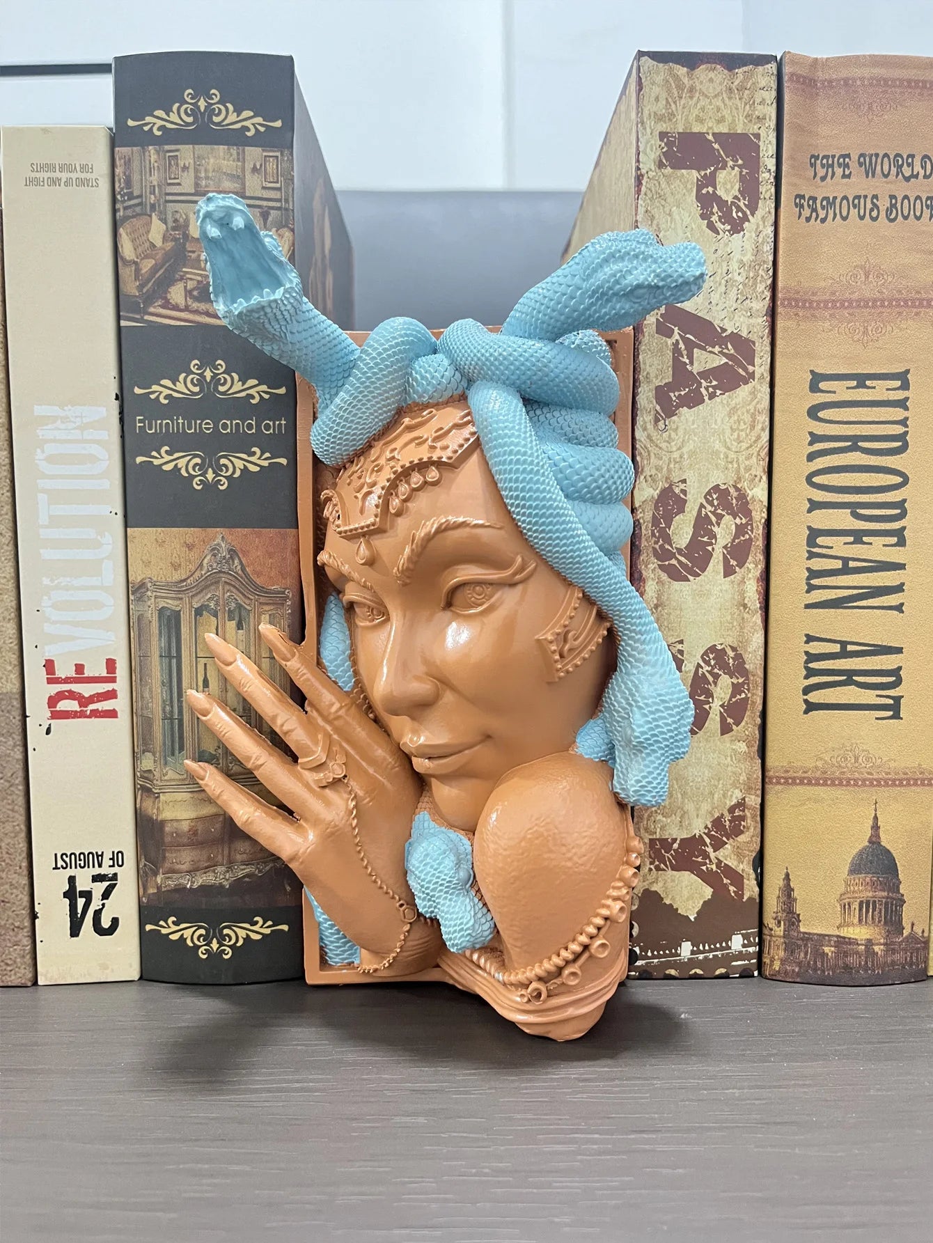 1Pc Fantasy Bookshelf Decoration Medusa Book Corner Bookends-Book Lover'S Gift-Desktop Decorative Ornament