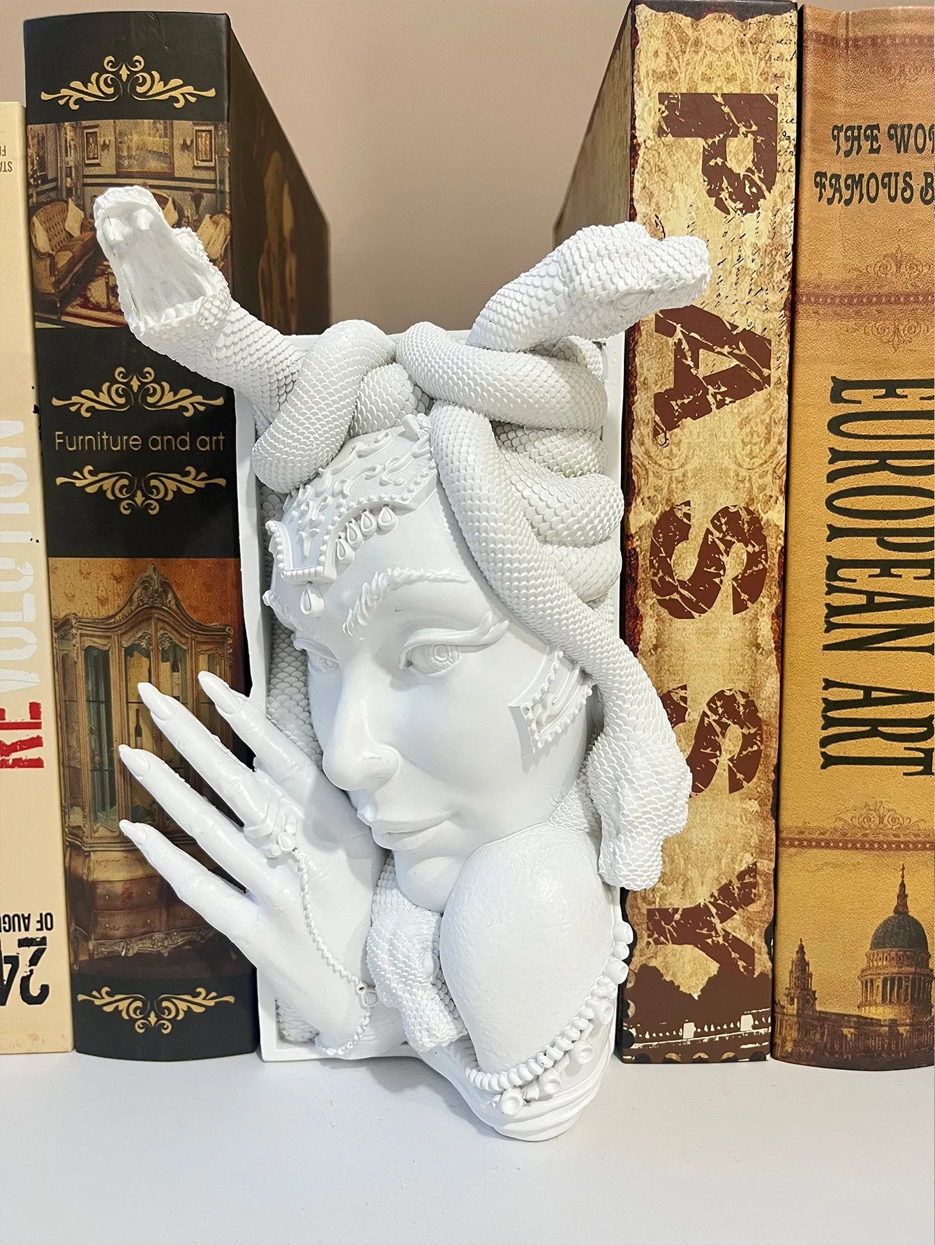 1Pc Fantasy Bookshelf Decoration Medusa Book Corner Bookends-Book Lover'S Gift-Desktop Decorative Ornament